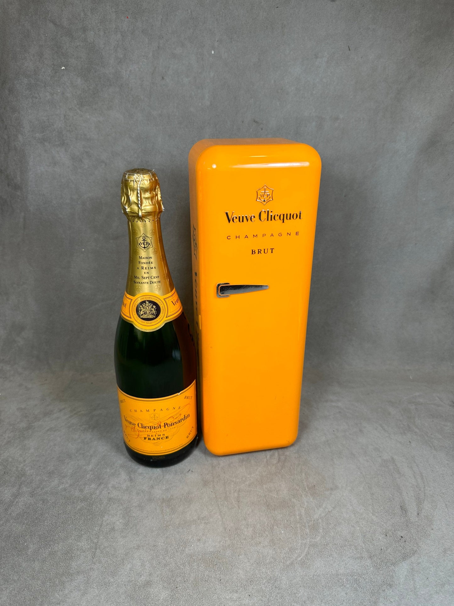 Veuve Clicquot réfrigérateur orange  pour bouteille de champagne coffret Veuve Clicquot, Champagne français, Cadeau Champagne Made in France