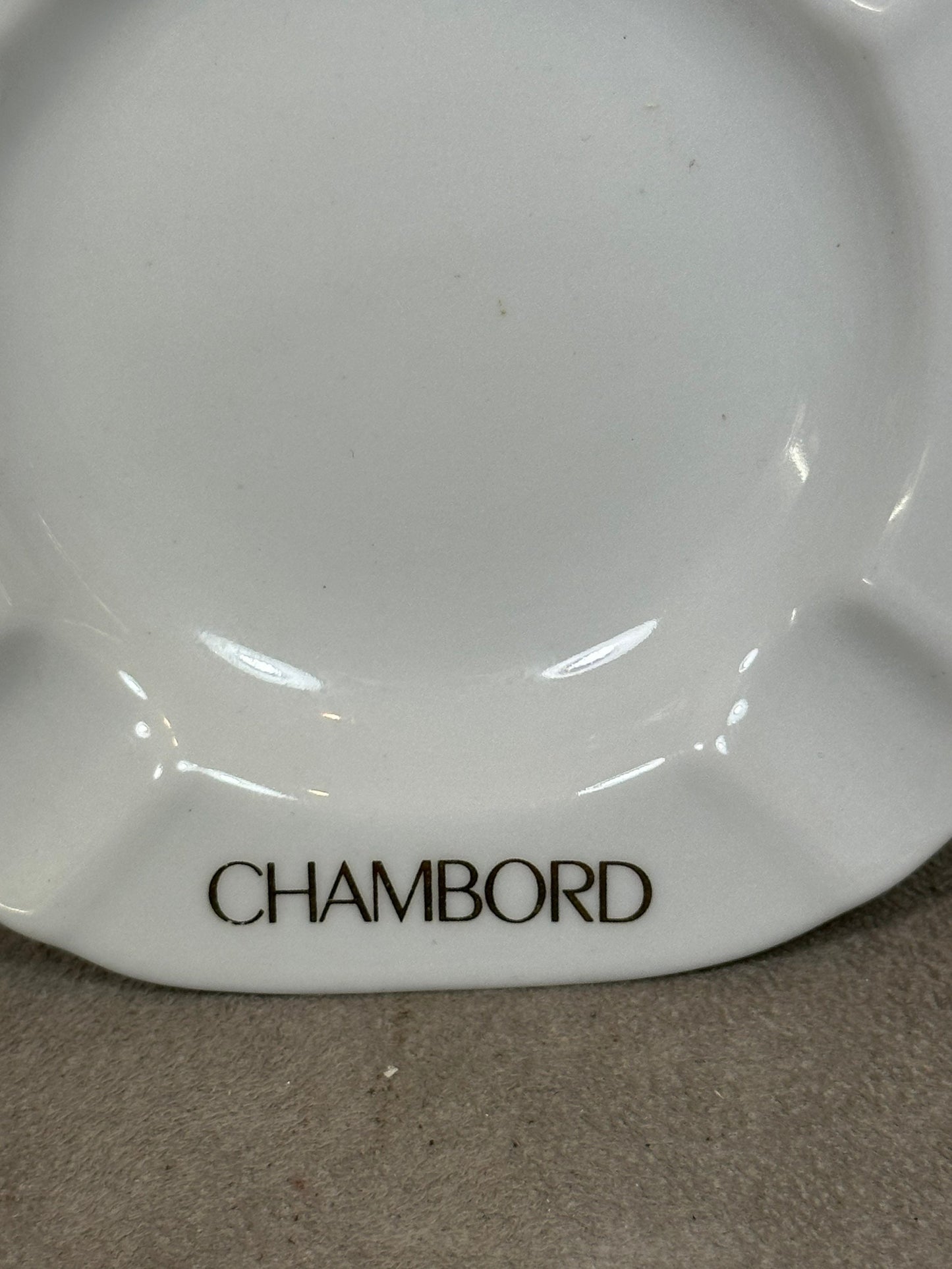 Petit cendrier publicitaire liqueur Chambord en porcelaine blanche vintage