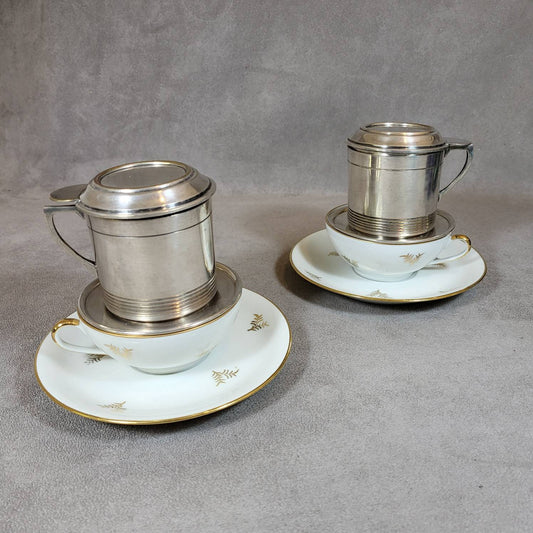 SELTENES Art Deco Set mit 2 Vintage-Kaffeefiltern aus silbernem Metall. Hergestellt in Frankreich 1920