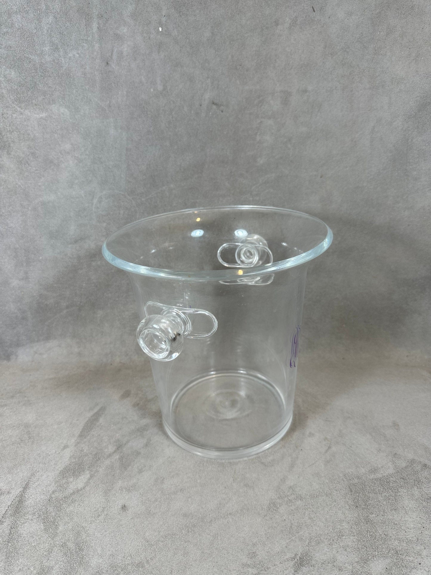Seau à Champagne en plastique transparent  Champagne Roederer Reims  Années 1990