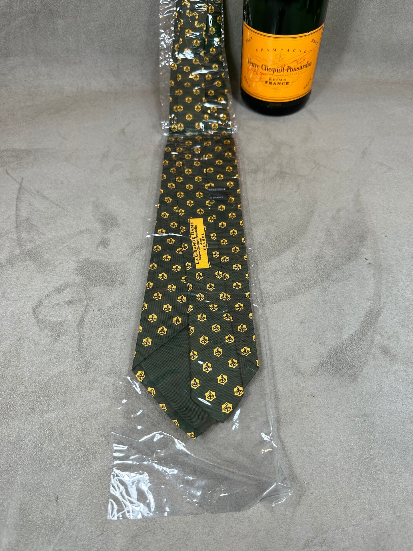 RARE Veuve Clicquot Ponsardin La Grande Dame champagne silk tie vintage new and boxed Made in France