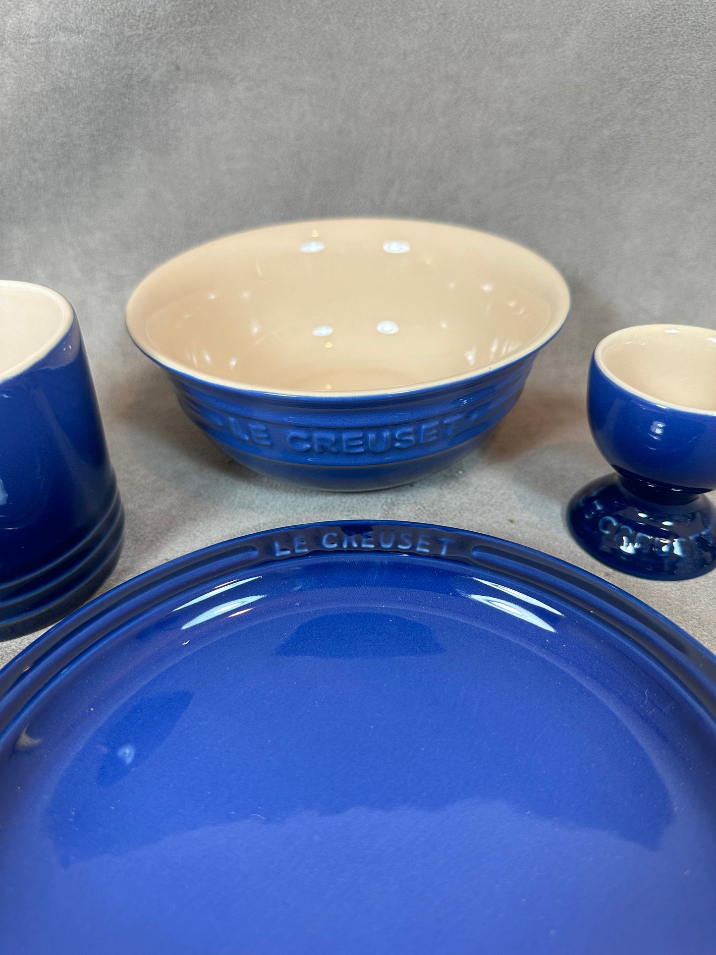 RARE Set complet Le Creuset junior bleu avec bol, tasse, assiette et coquetier vintage Made in France Années 2000