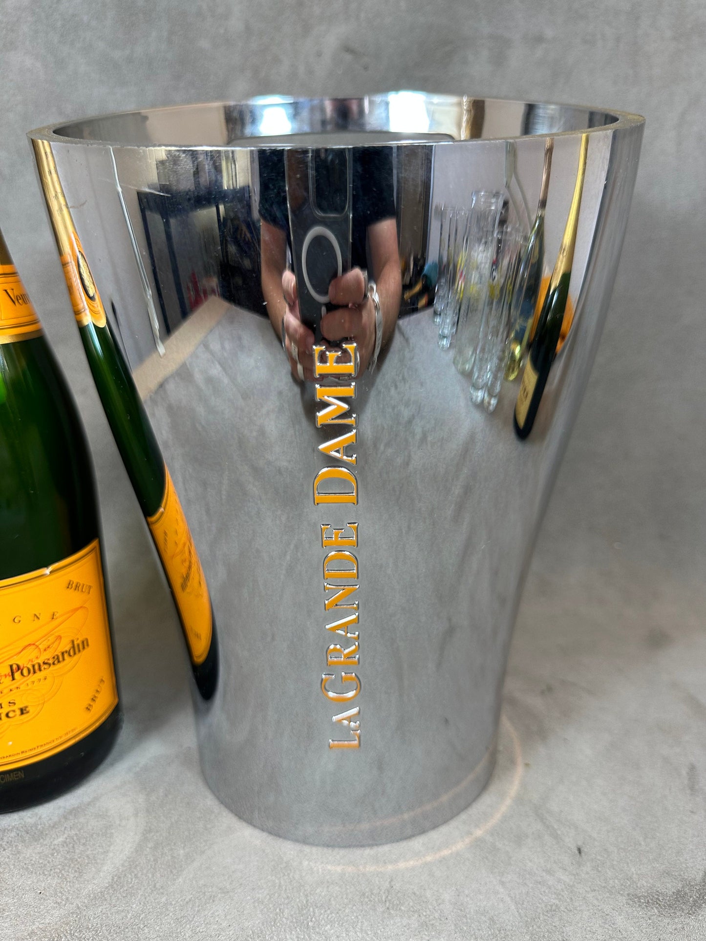 Veuve Clicquot seau La Grande Dame seau acrylique miroir Christophe Pillet pour bouteille de champagne  Champagne Made in France