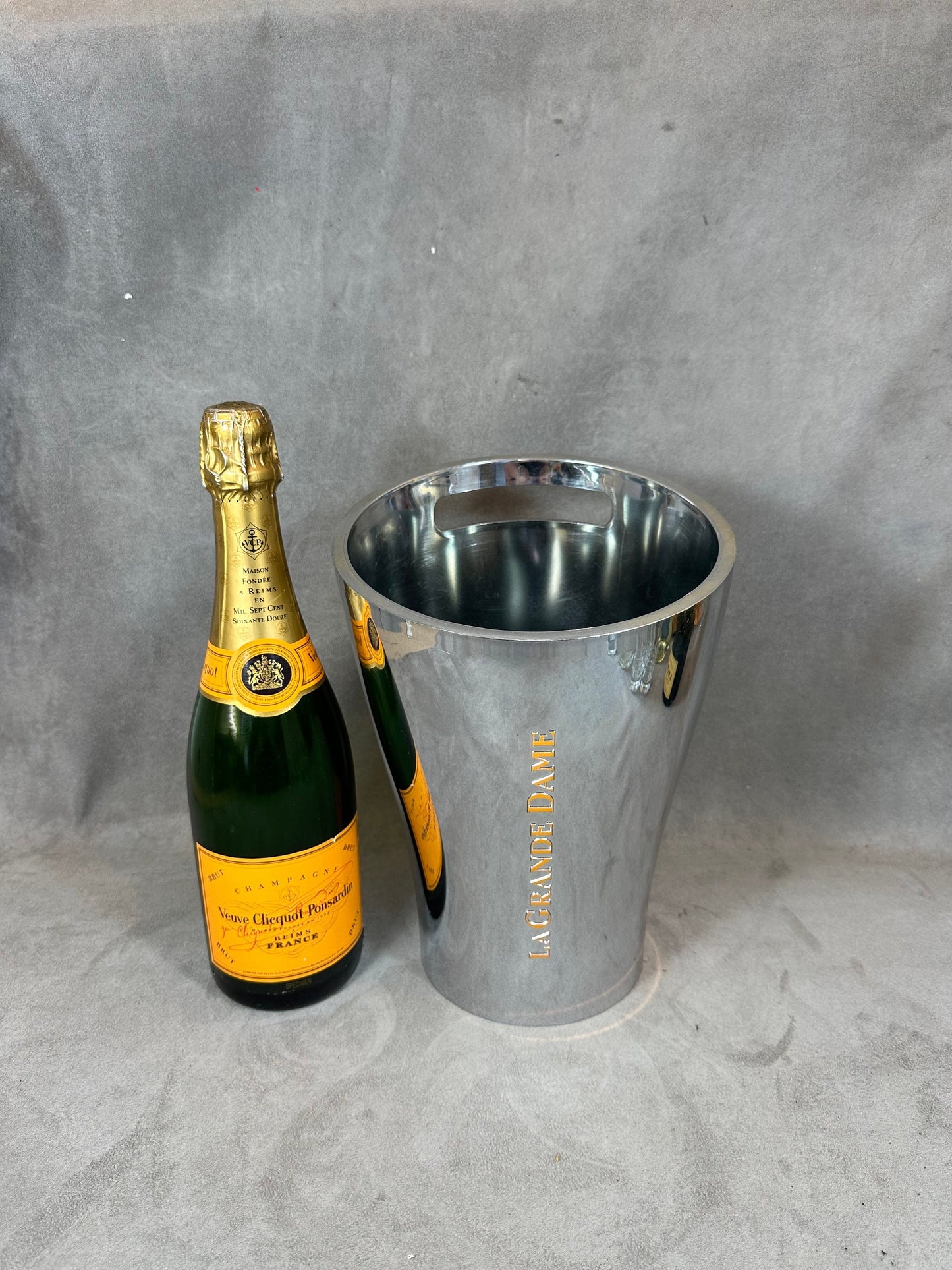 Veuve Clicquot seau La Grande Dame seau acrylique miroir Christophe Pillet pour bouteille de champagne  Champagne Made in France