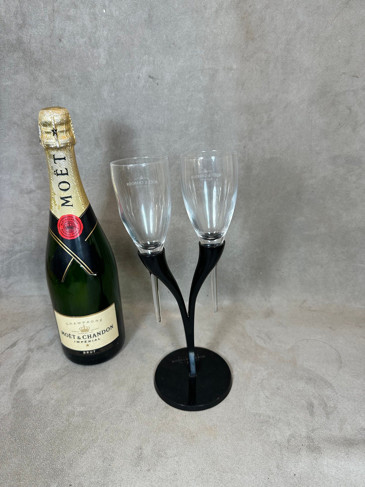 SELTENES Toi &amp; Moi von zwei Moet et Chandon Champagnergläsern aus Vintage-Glas und Metall. Hergestellt in Frankreich von Philippe Di Méo Reso Design