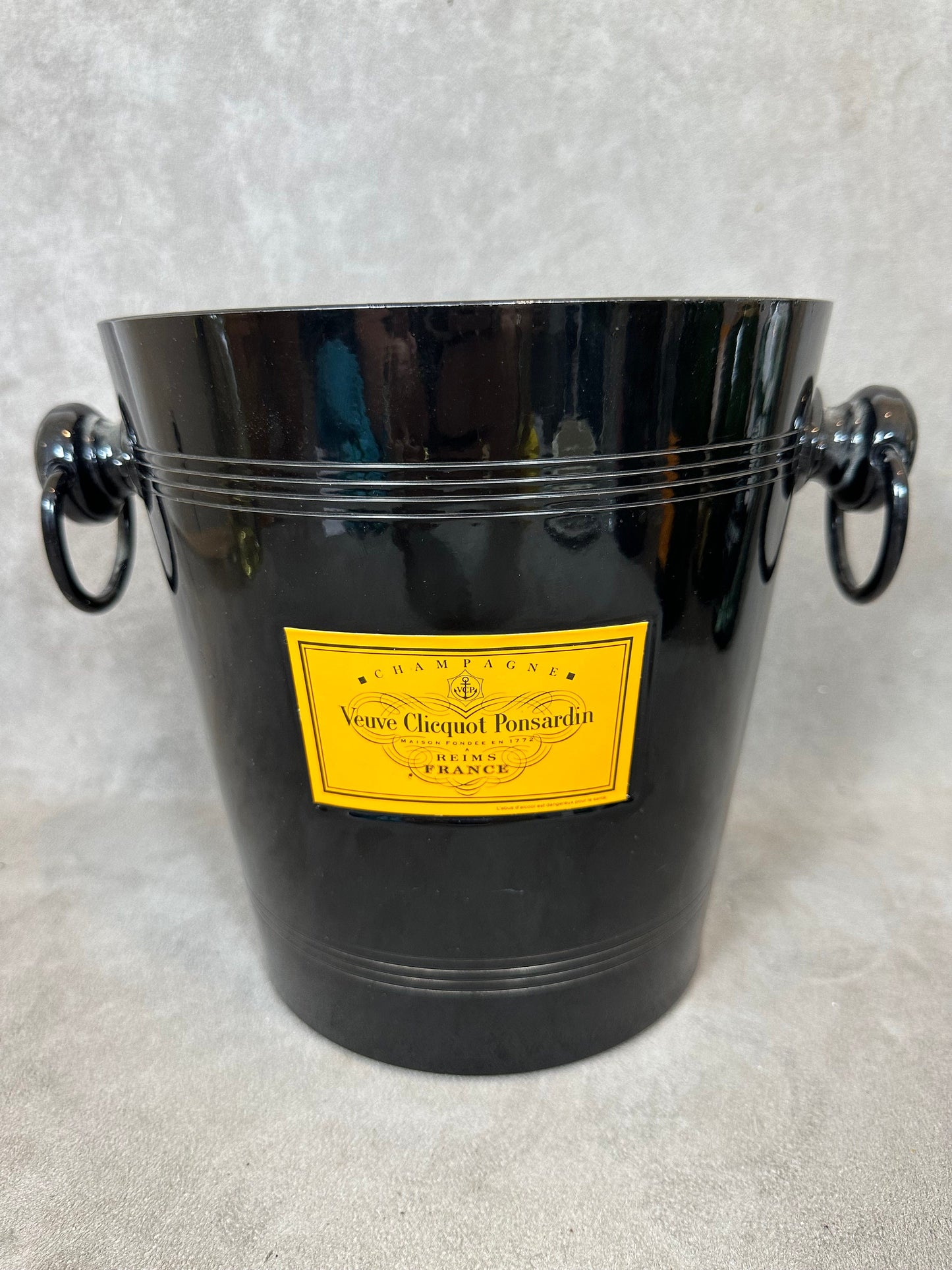 Seau à champagne en metal Veuve Clicquot noir vintage Années 1970