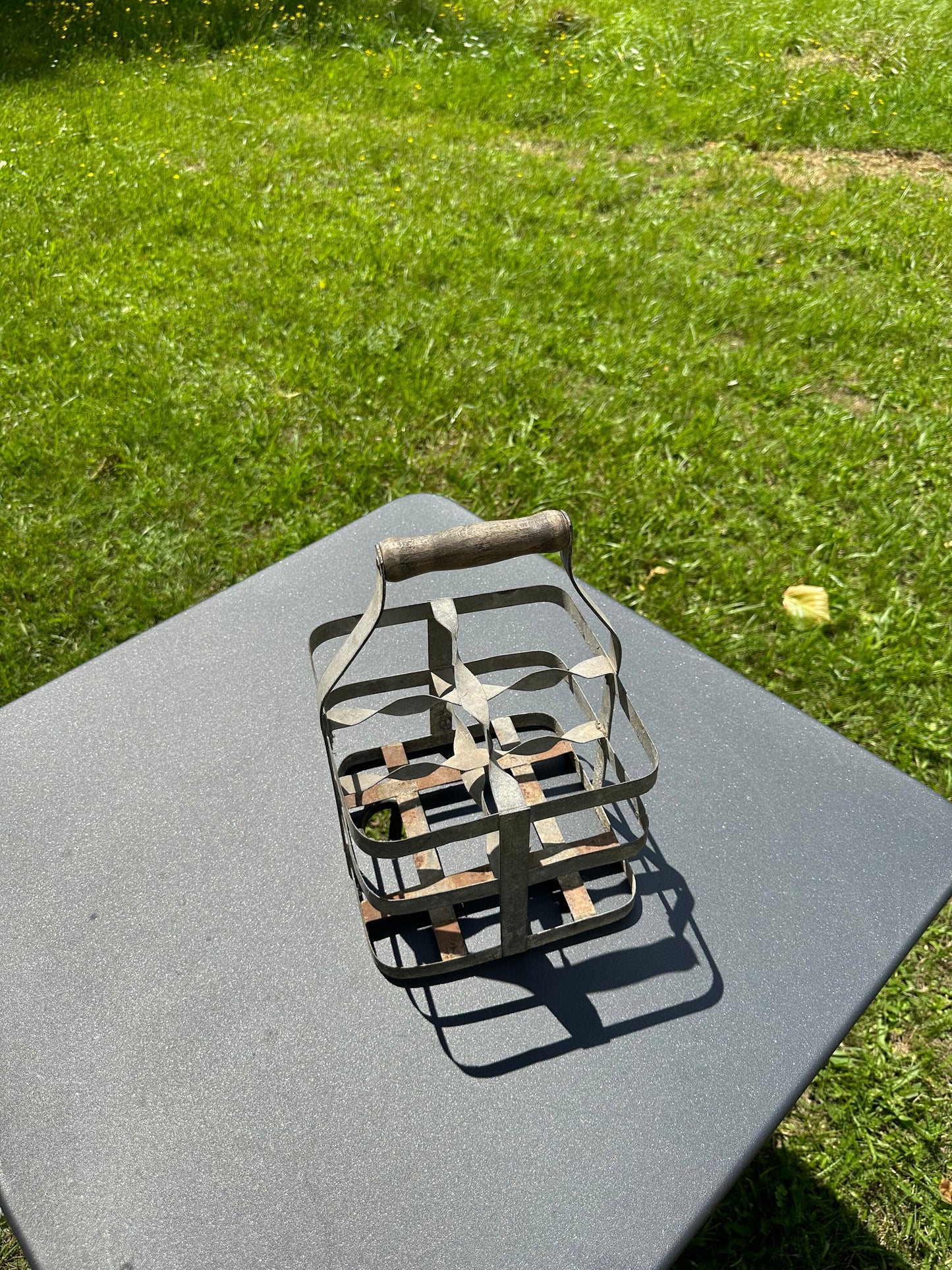 Basket for 4 bottles old in metal and wood Made in France vintage 1950s