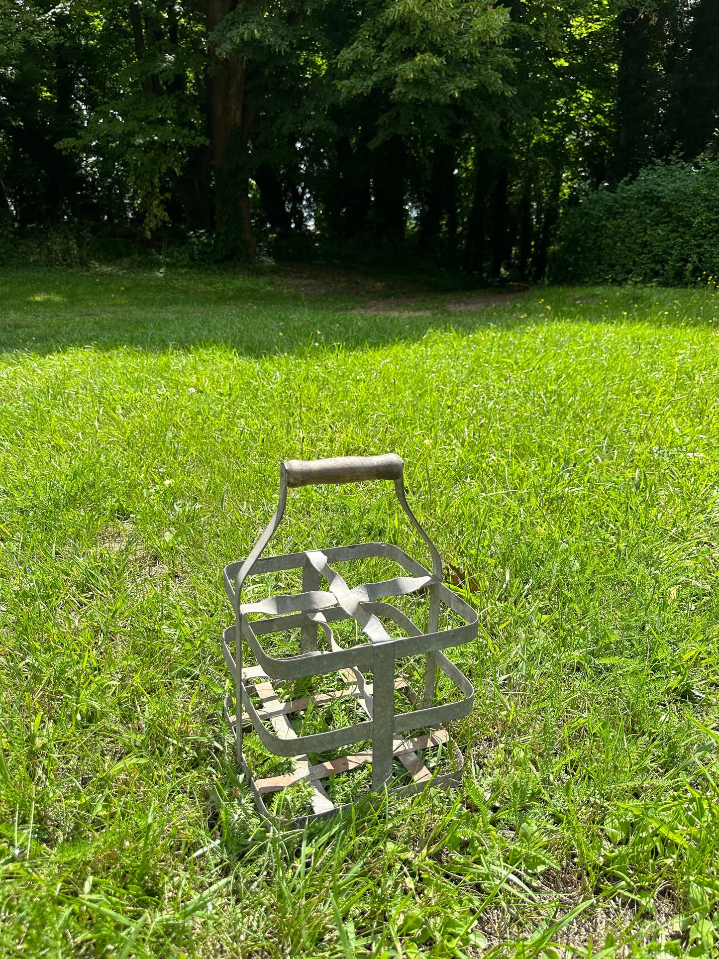 Basket for 4 bottles old in metal and wood Made in France vintage 1950s