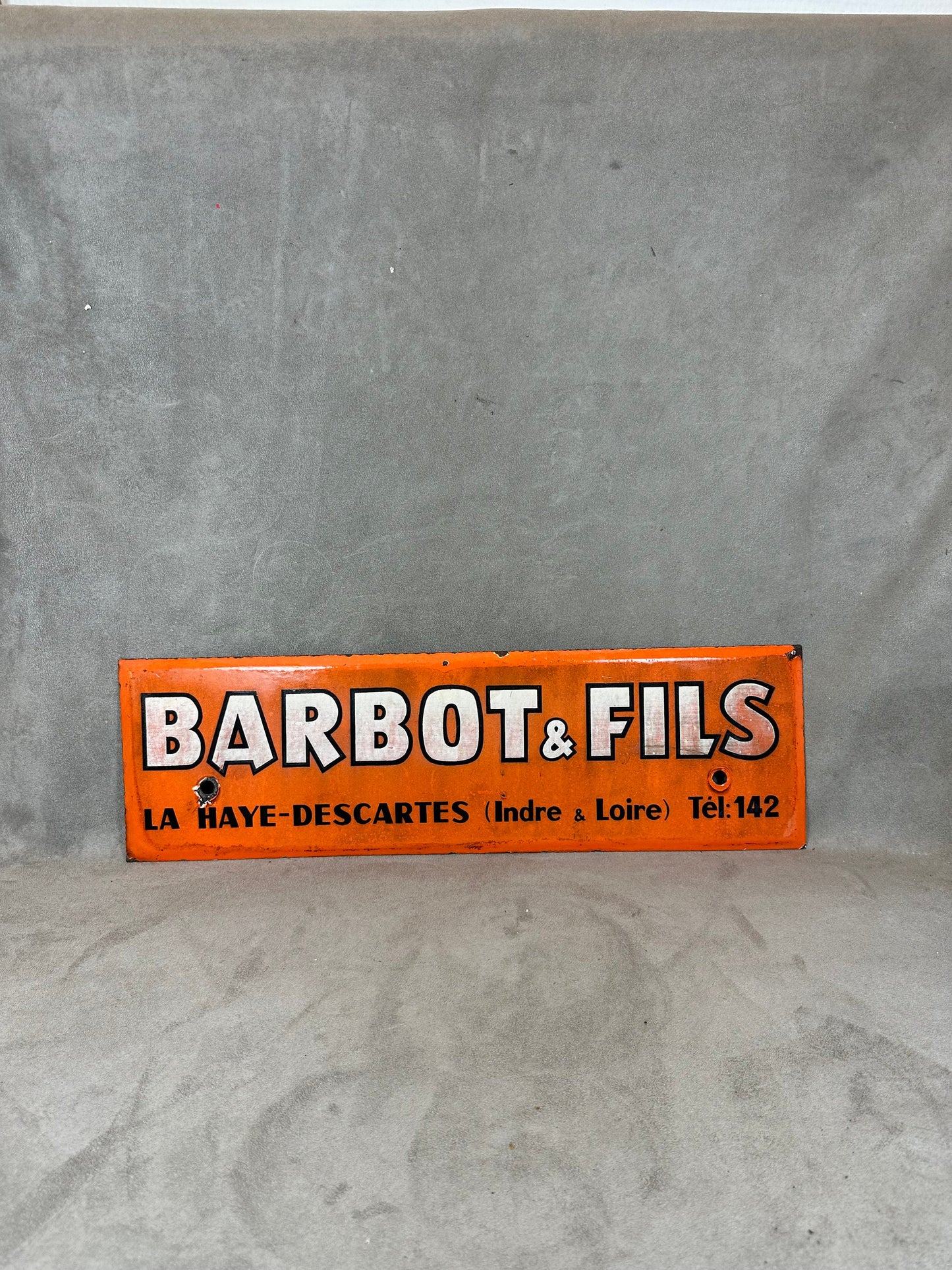 SELTENES Vintage-Schild aus orange emailliertem Blech von Barbot &amp; Fils. Hergestellt in Frankreich 1950