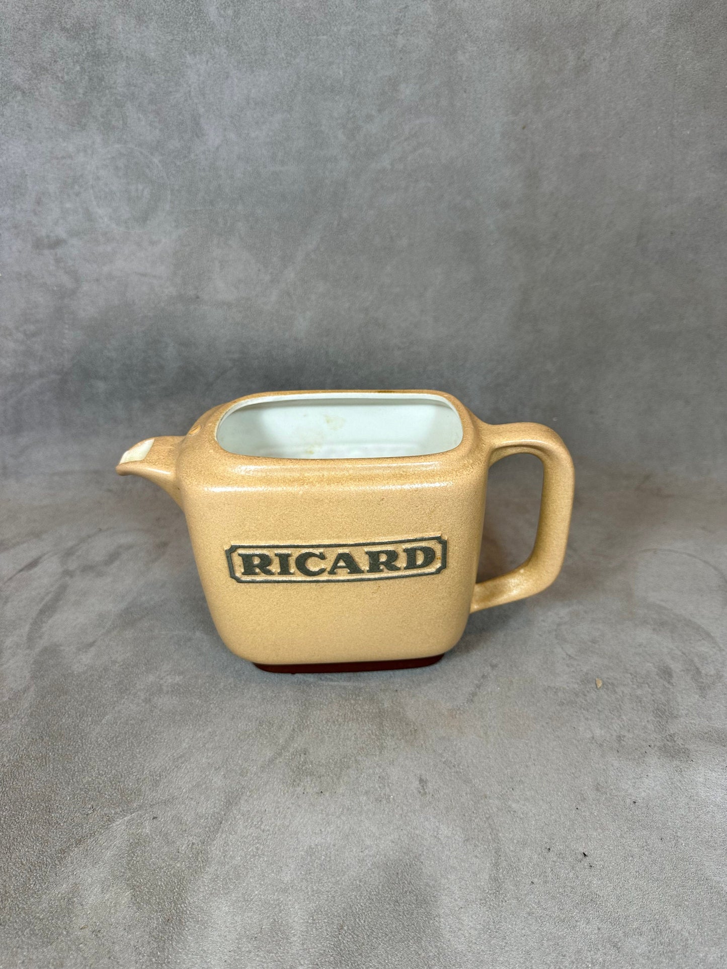 Pichet Ricard en céramique marron Made in France Années 1970