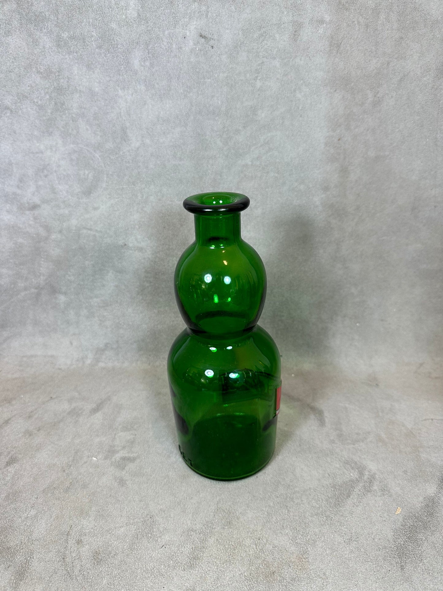 Get 27 vintage glass jug Made in France 1970