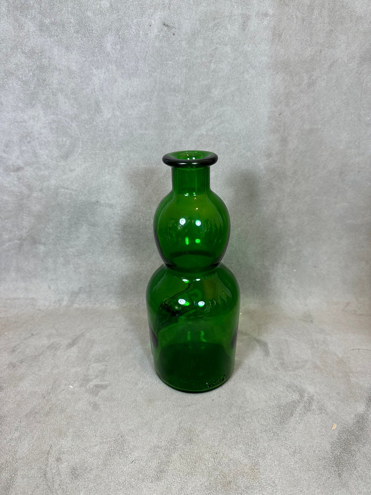 Get 27 vintage glass jug Made in France 1970