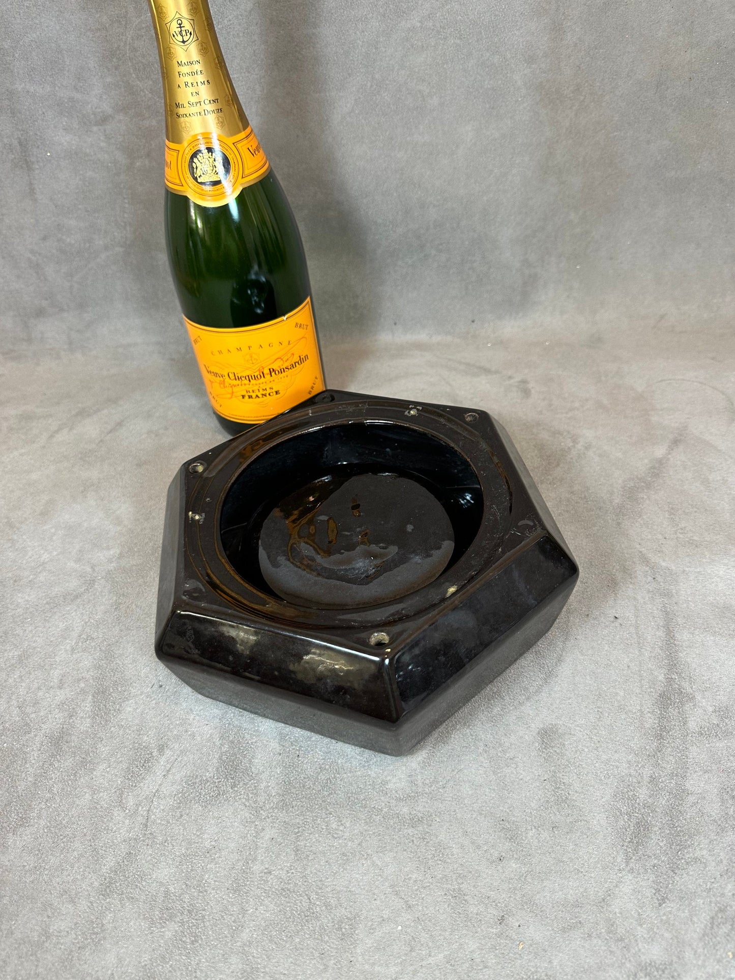 RARE Magnifique cendrier Veuve Clicquot en céramique marron vintage Made in France