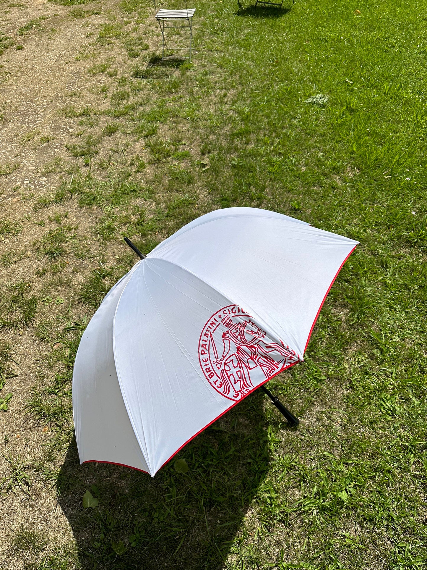 RARE Taittinger umbrella in white and red vintage polyester Made in France