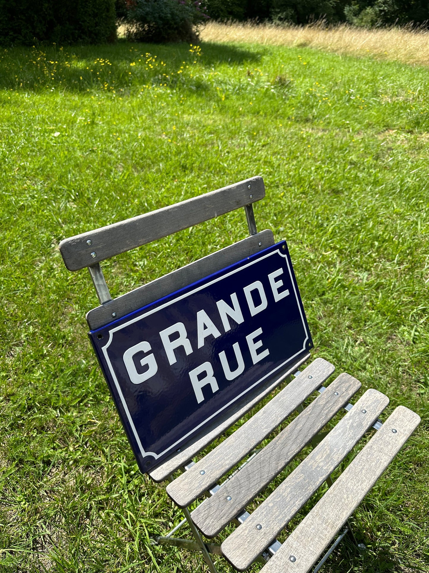 RARE Plaque de rue de ville française " GRANDE RUE" vintage en tôle émaillée bleue . Made in France 1950