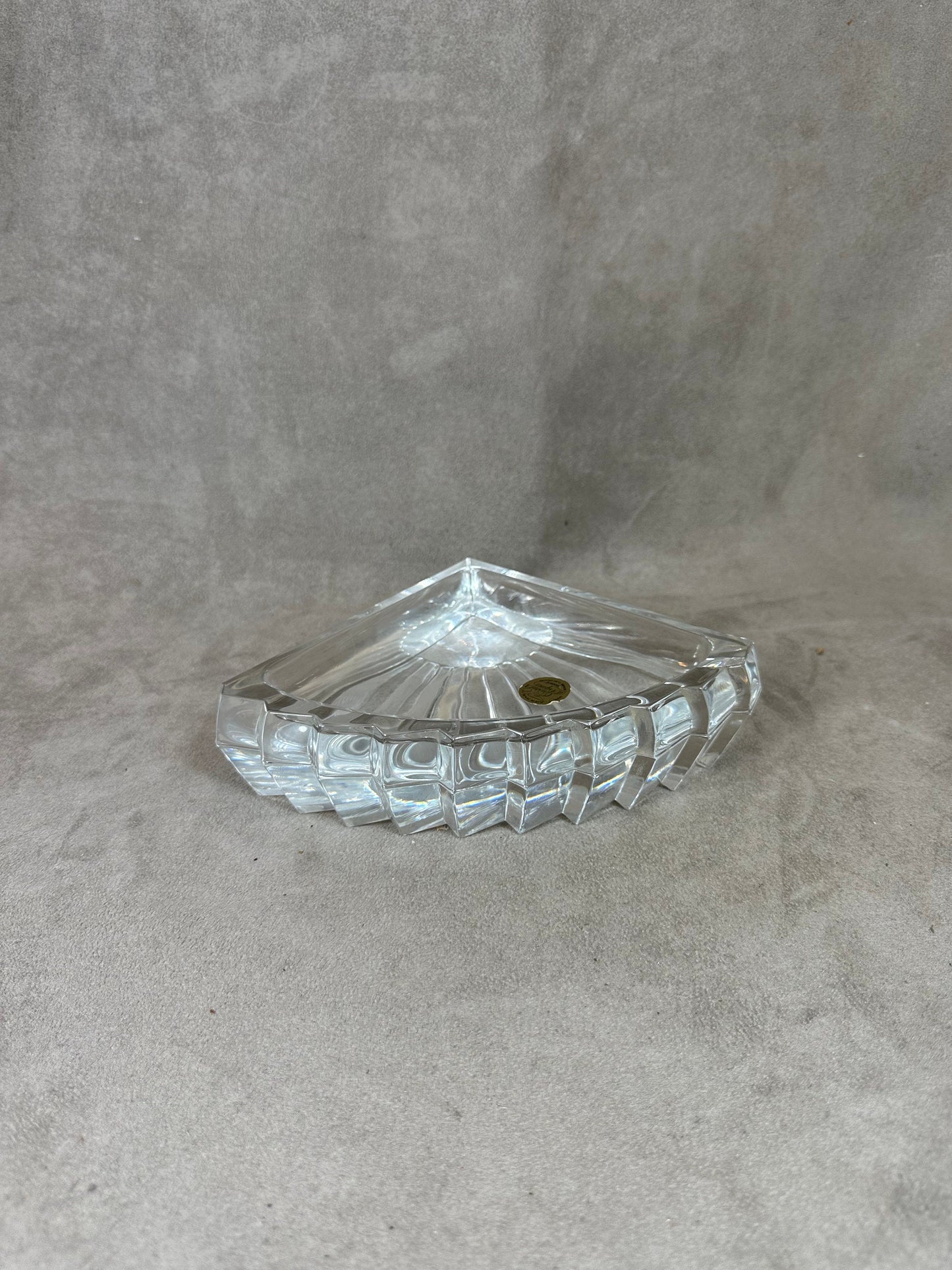 Beautiful vintage thick crystal ashtray Cristal d'Arques in the shape of a shell Made in France