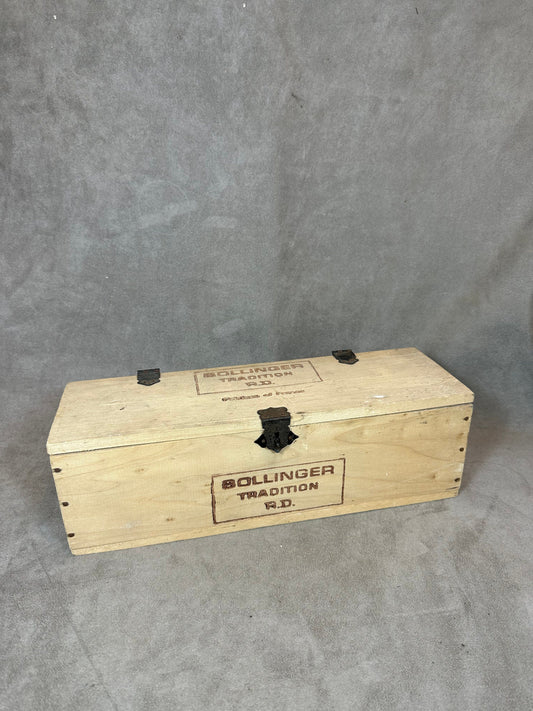 Caisse en bois pour  bouteilles de champagne Bollinger Made in France Années 1960