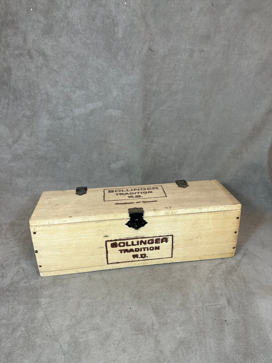 Caisse en bois pour  bouteilles de champagne Bollinger Made in France Années 1960