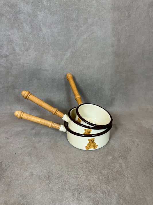 Lot de 3 casseroles en fonte aluminium et manche en bois décor Ourson, Made in France, Vintage 1970