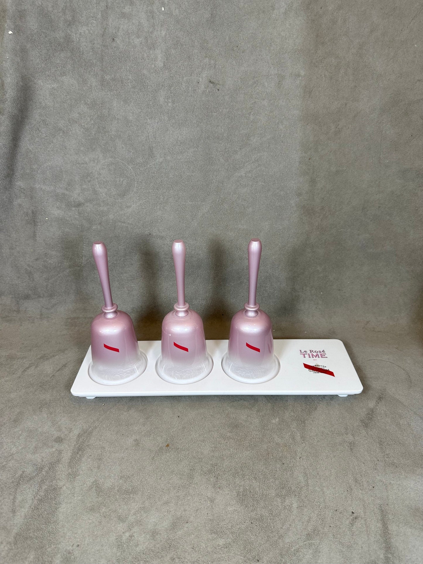 RARE Support en plastique pour 3 pomponne en verre Champagne Mumm collection vintage