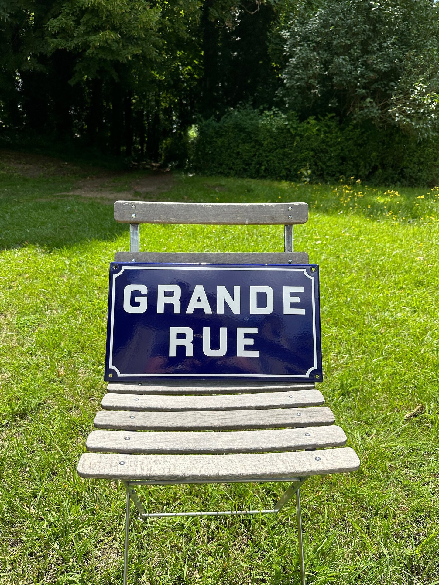 RARE Plaque de rue de ville française " GRANDE RUE" vintage en tôle émaillée bleue . Made in France 1950