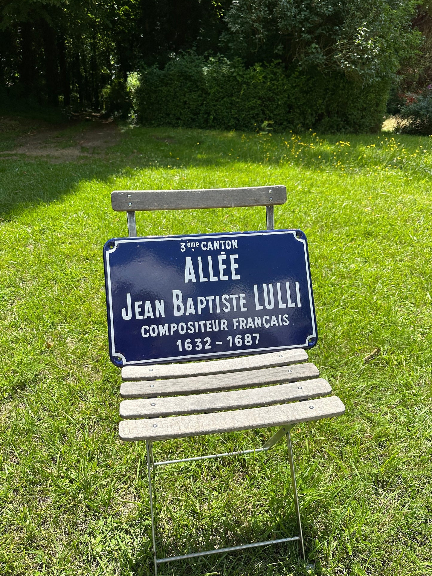 RARE Plaque de rue de ville française " Jean Baptiste Lully Compositeur francais " vintage en tôle émaillée bleue . Made in France 1950