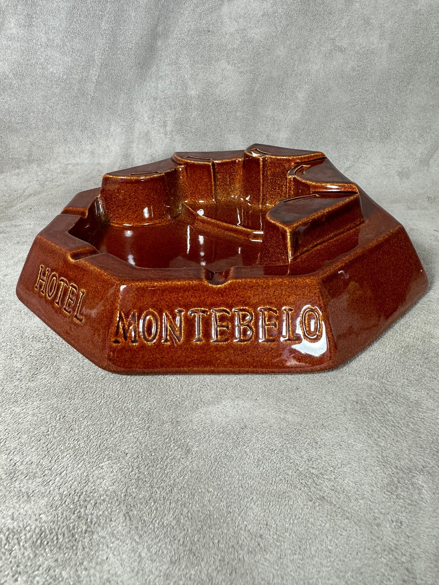 RARE Gros cendrier Hotel Montebelo vintage en terre cuite marron Années 1970