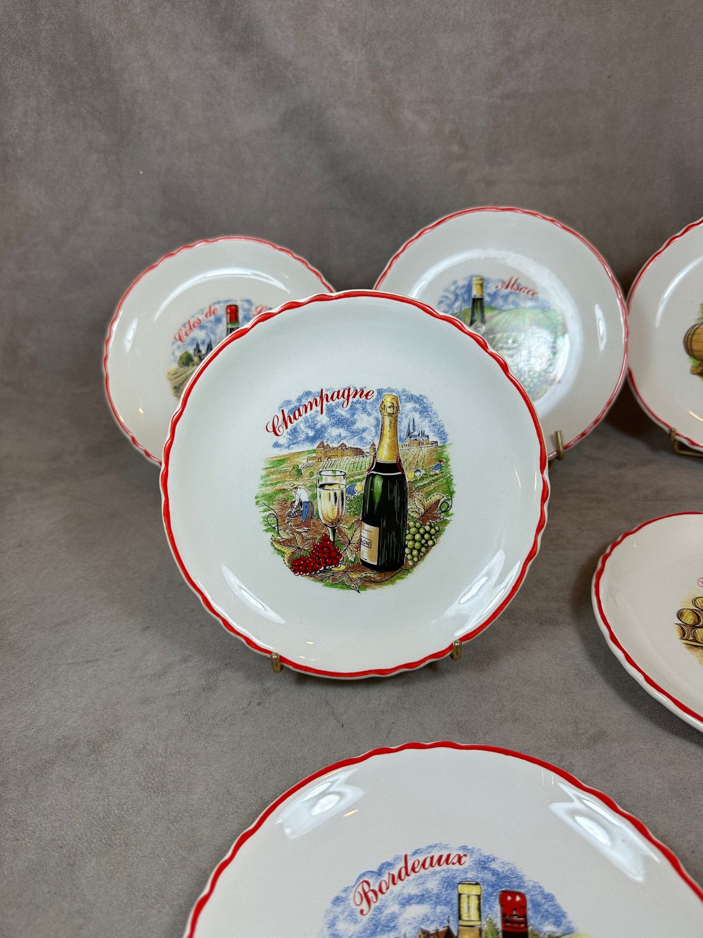 Set of 6 decorative plates on the theme of French wines according to French regions Made in France