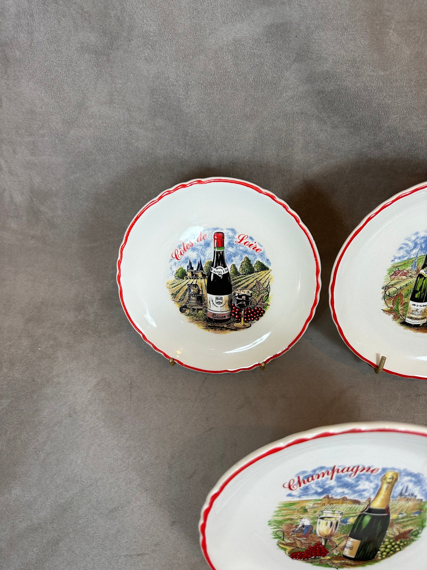 Set of 6 decorative plates on the theme of French wines according to French regions Made in France