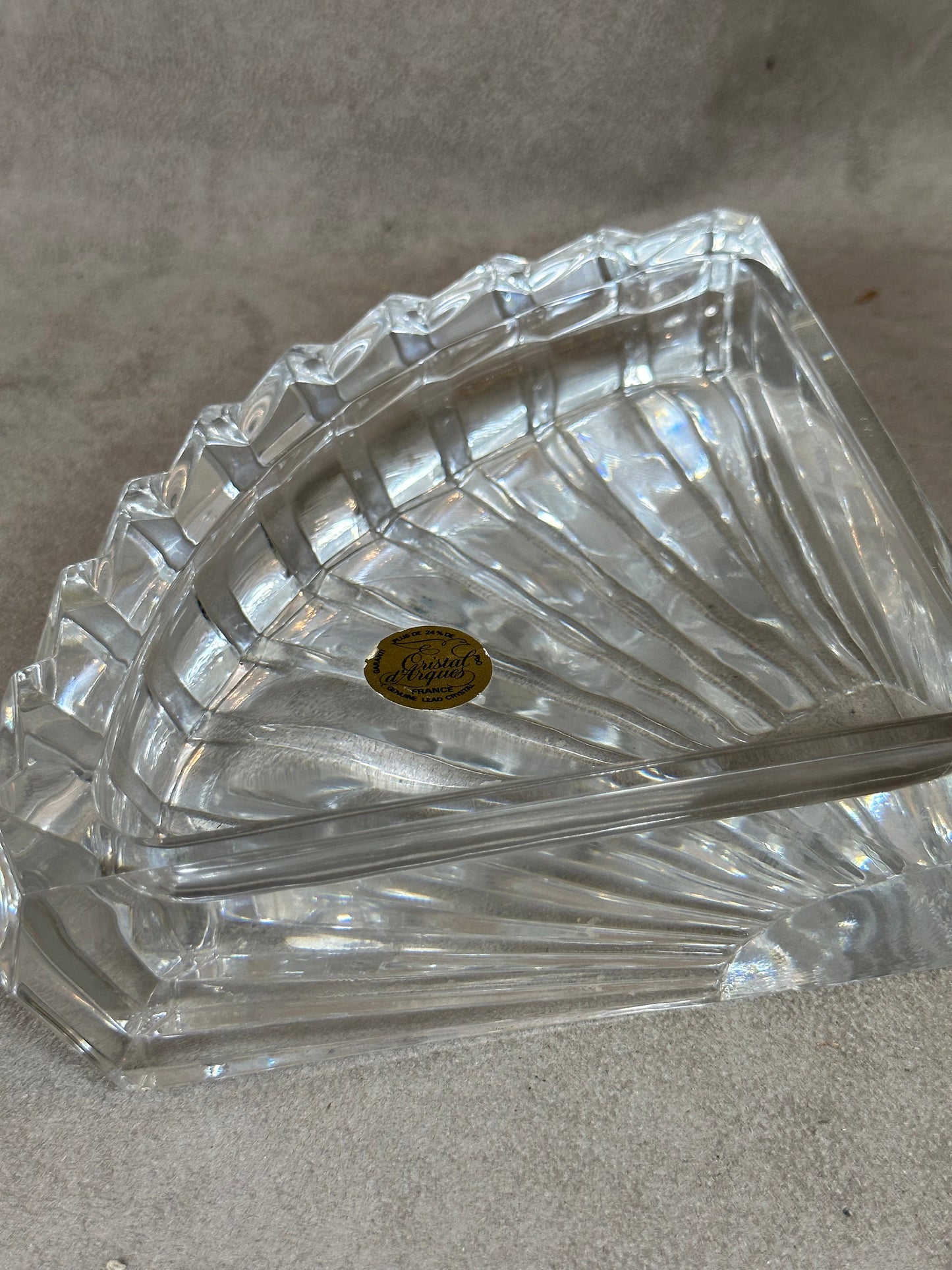 Beautiful vintage thick crystal ashtray Cristal d'Arques in the shape of a shell Made in France