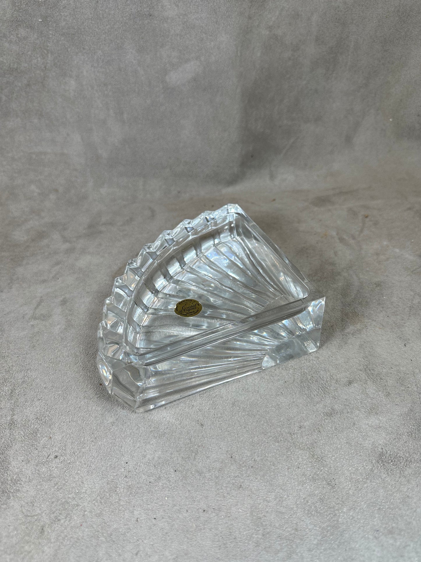 Beautiful vintage thick crystal ashtray Cristal d'Arques in the shape of a shell Made in France