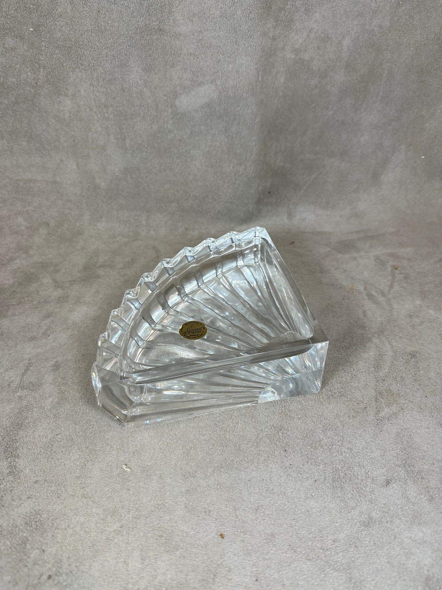 Beautiful vintage thick crystal ashtray Cristal d'Arques in the shape of a shell Made in France