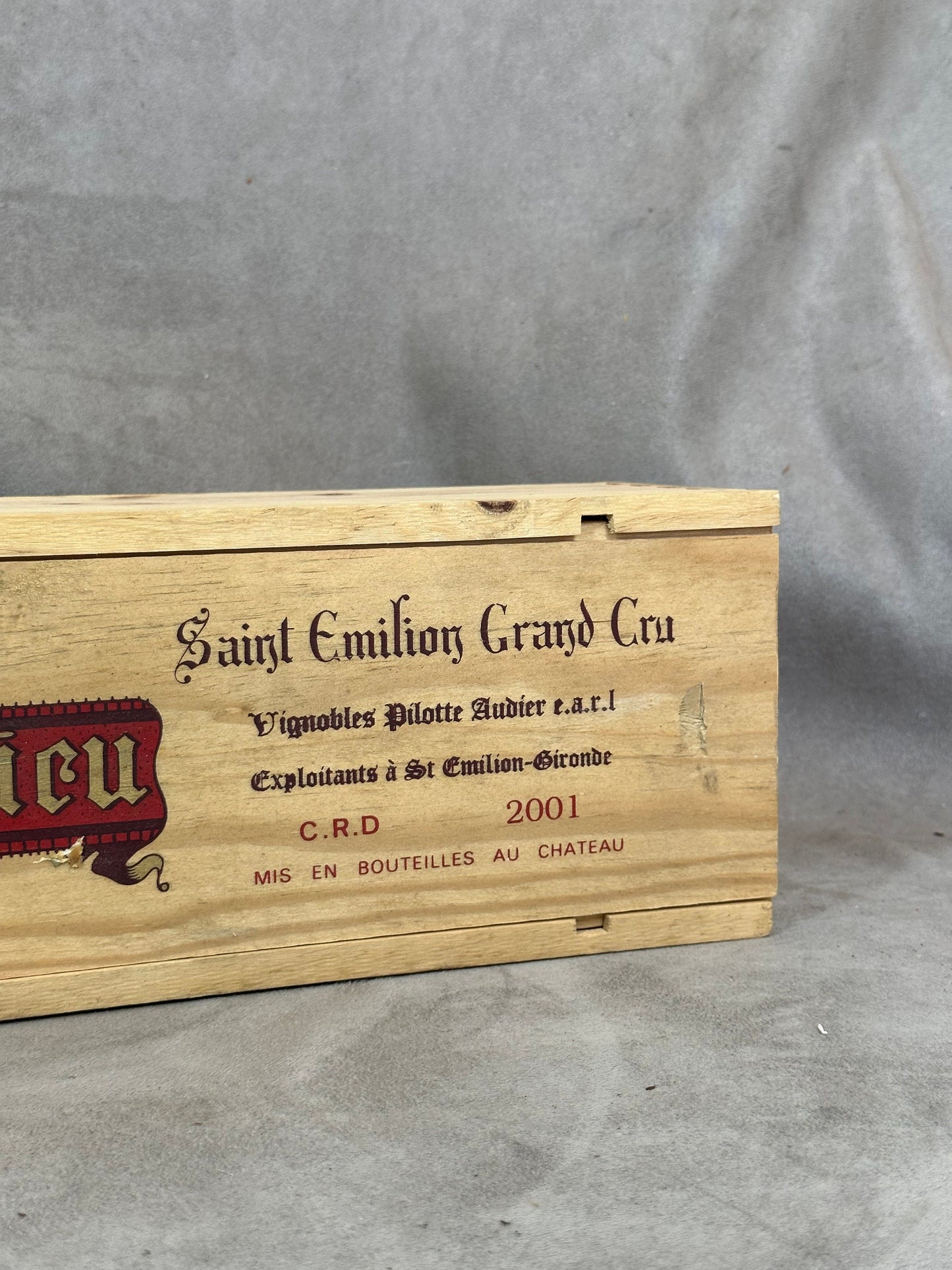 Caisse en bois pour bouteille de vin Chateau La Grace Dieu Saint Emilion Made in France Vintage 2000