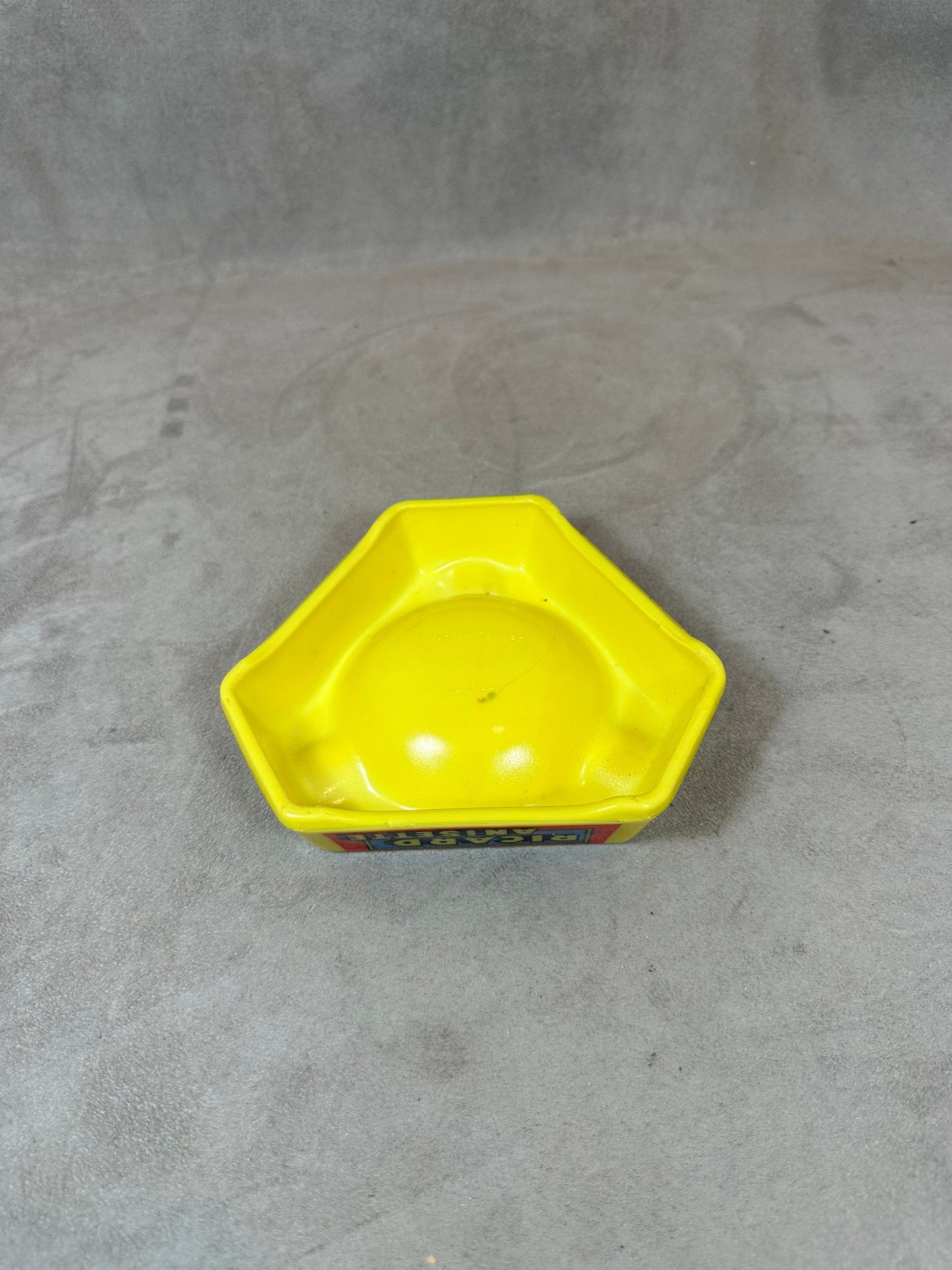 Ricard cendrier de bar triangulaire cendrier jaune en verre Vintage 1960