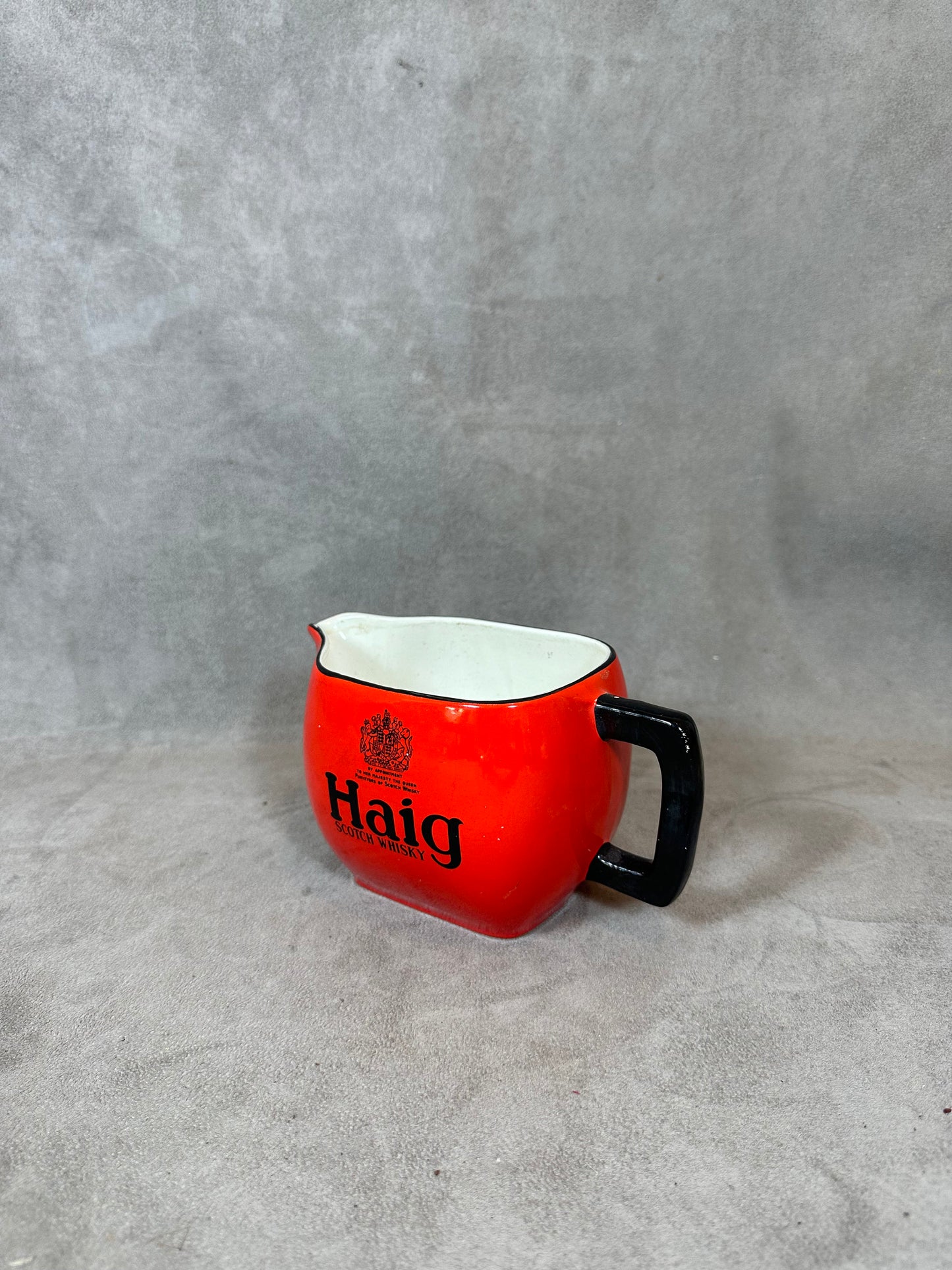 Haig Scotch Whisky vintage red Longchamp earthenware advertising jug Made in France 1970