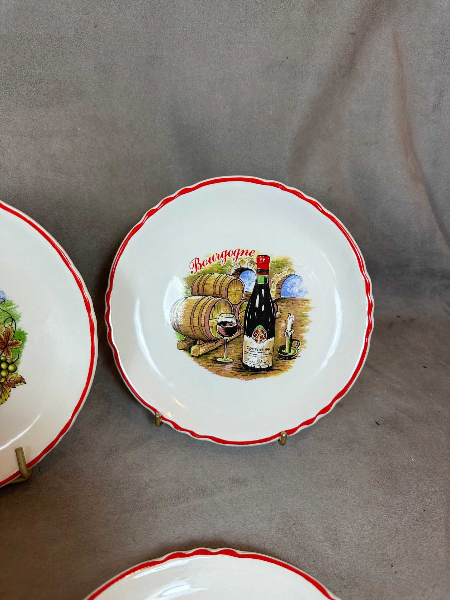 Set of 6 decorative plates on the theme of French wines according to French regions Made in France