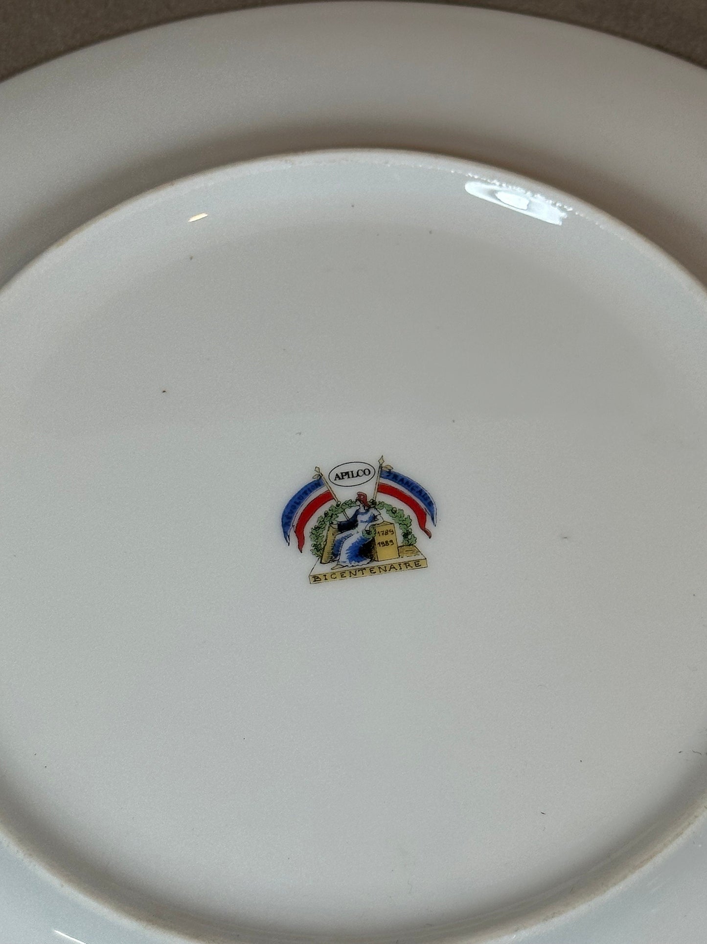 Assiette en Céramique du Bicentenaire de la Révolution Française Exécution de Louis XVI par Apilco, Made in France, Vintage 1980