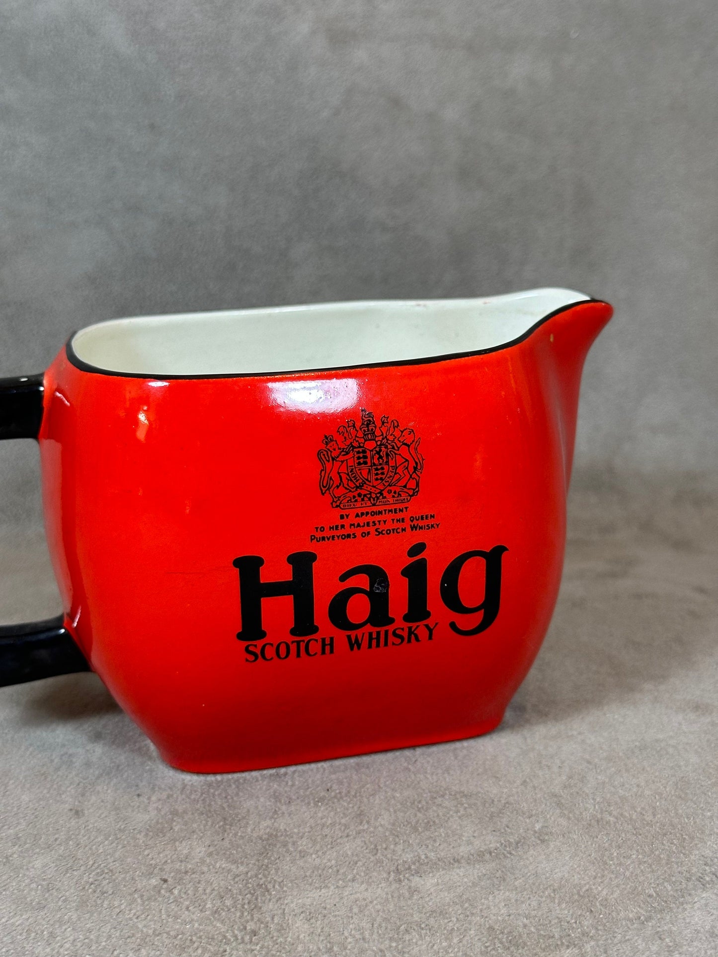 Haig Scotch Whisky vintage red Longchamp earthenware advertising jug Made in France 1970