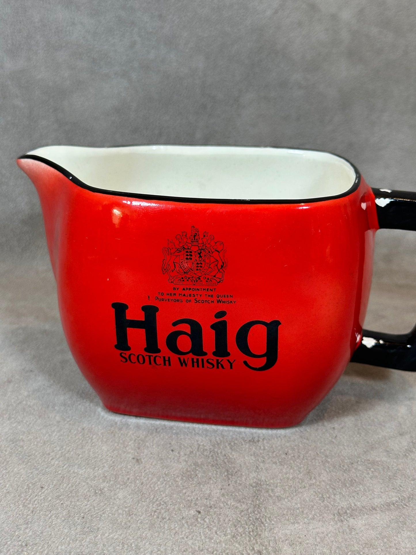 Haig Scotch Whisky vintage red Longchamp earthenware advertising jug Made in France 1970