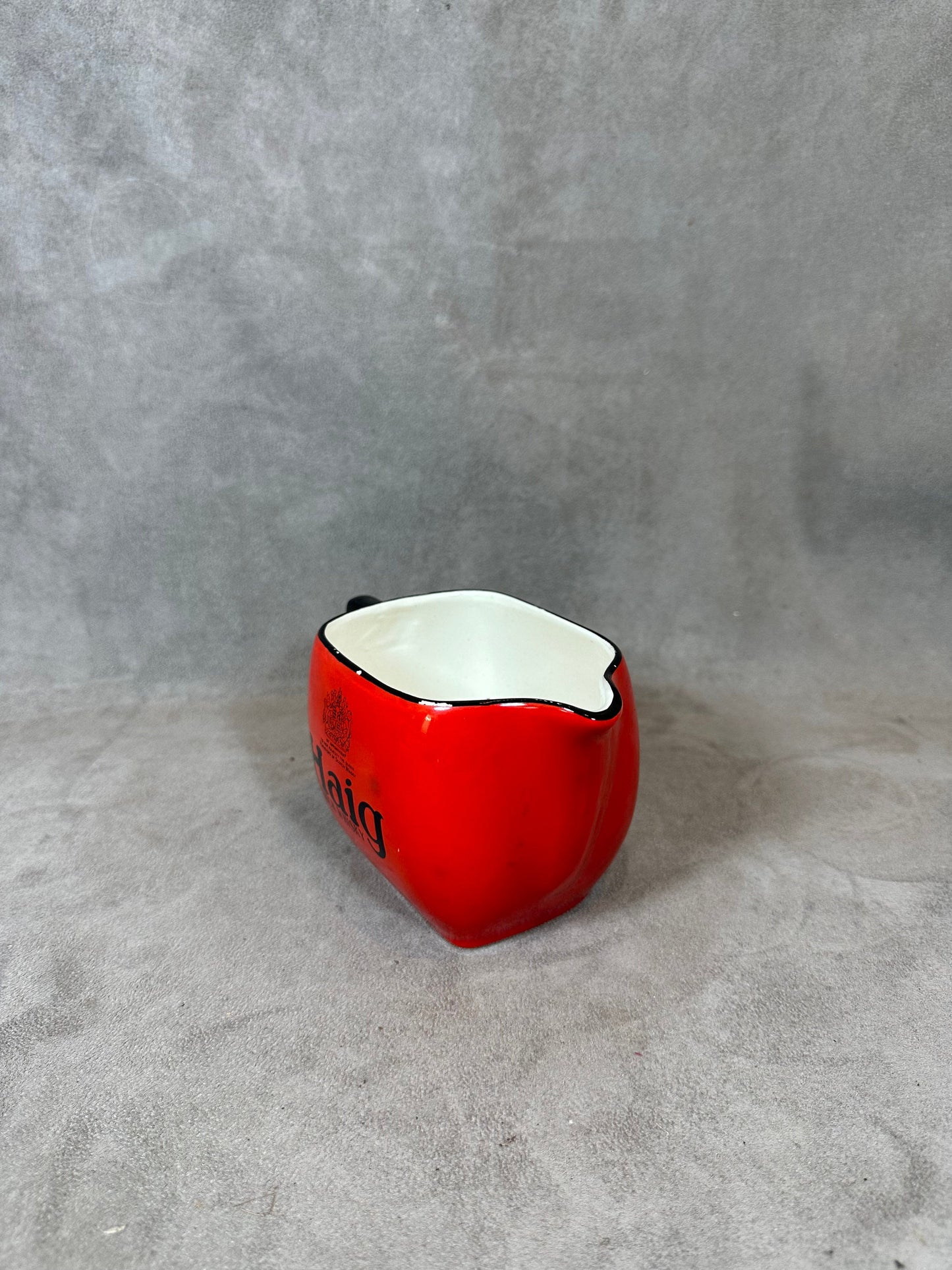 Haig Scotch Whisky vintage red Longchamp earthenware advertising jug Made in France 1970