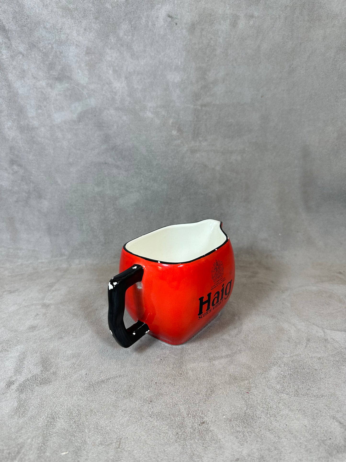 Haig Scotch Whisky vintage red Longchamp earthenware advertising jug Made in France 1970