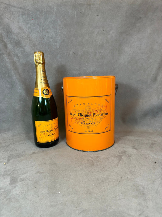 RARE Boîte champagne Veuve Clicquot en metal vintage Années 1990