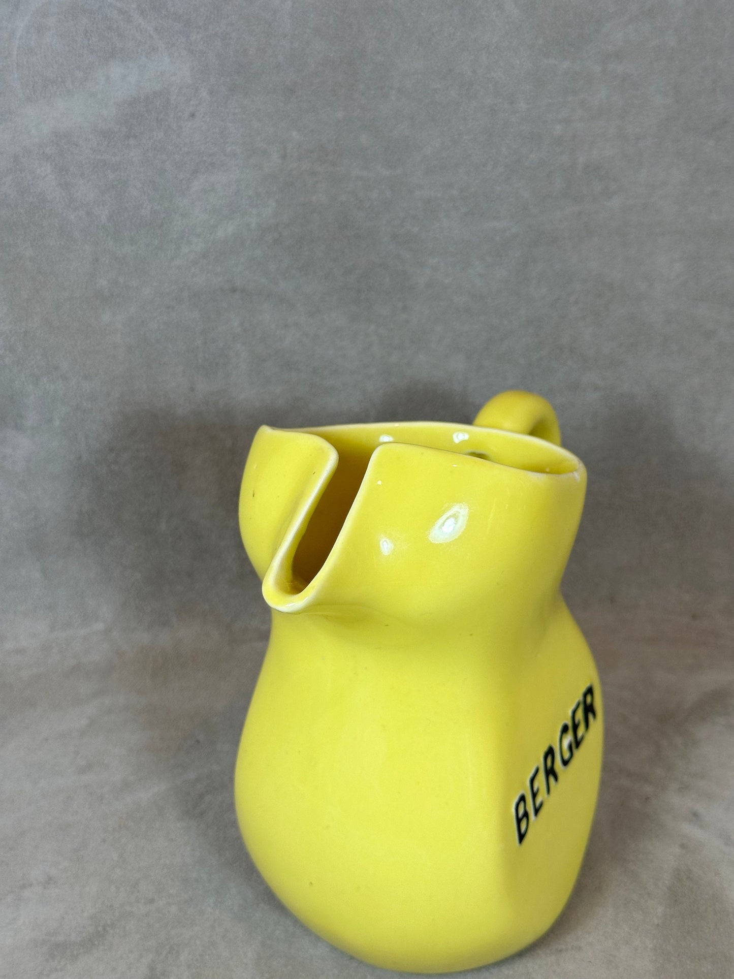 Berger water jug ​​in yellow ceramic Made in France vintage Year 1970
