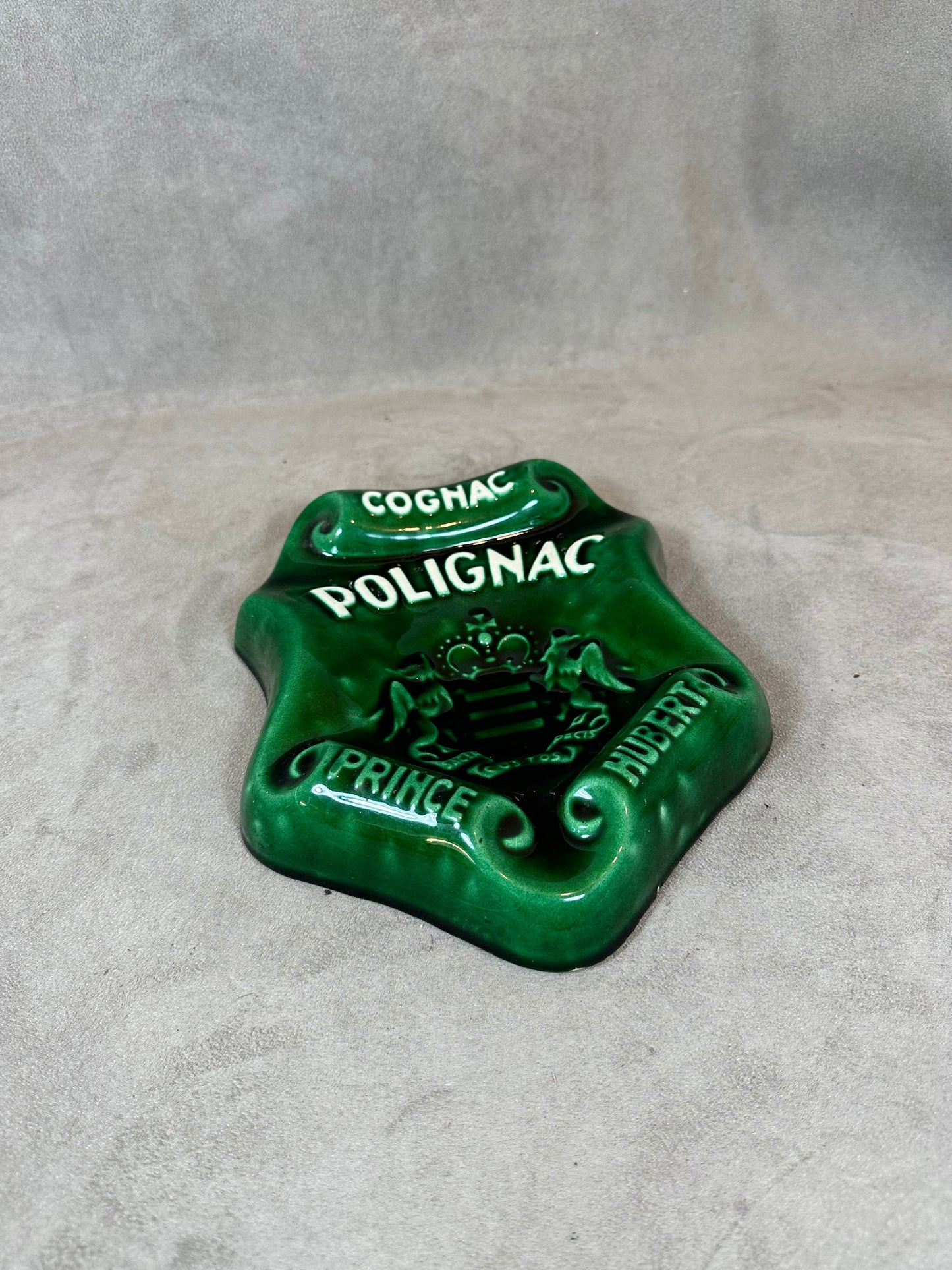 RARE Magnifique Cendrier Polignac  Prince Hubert en céramique verte vintage made in France 1950