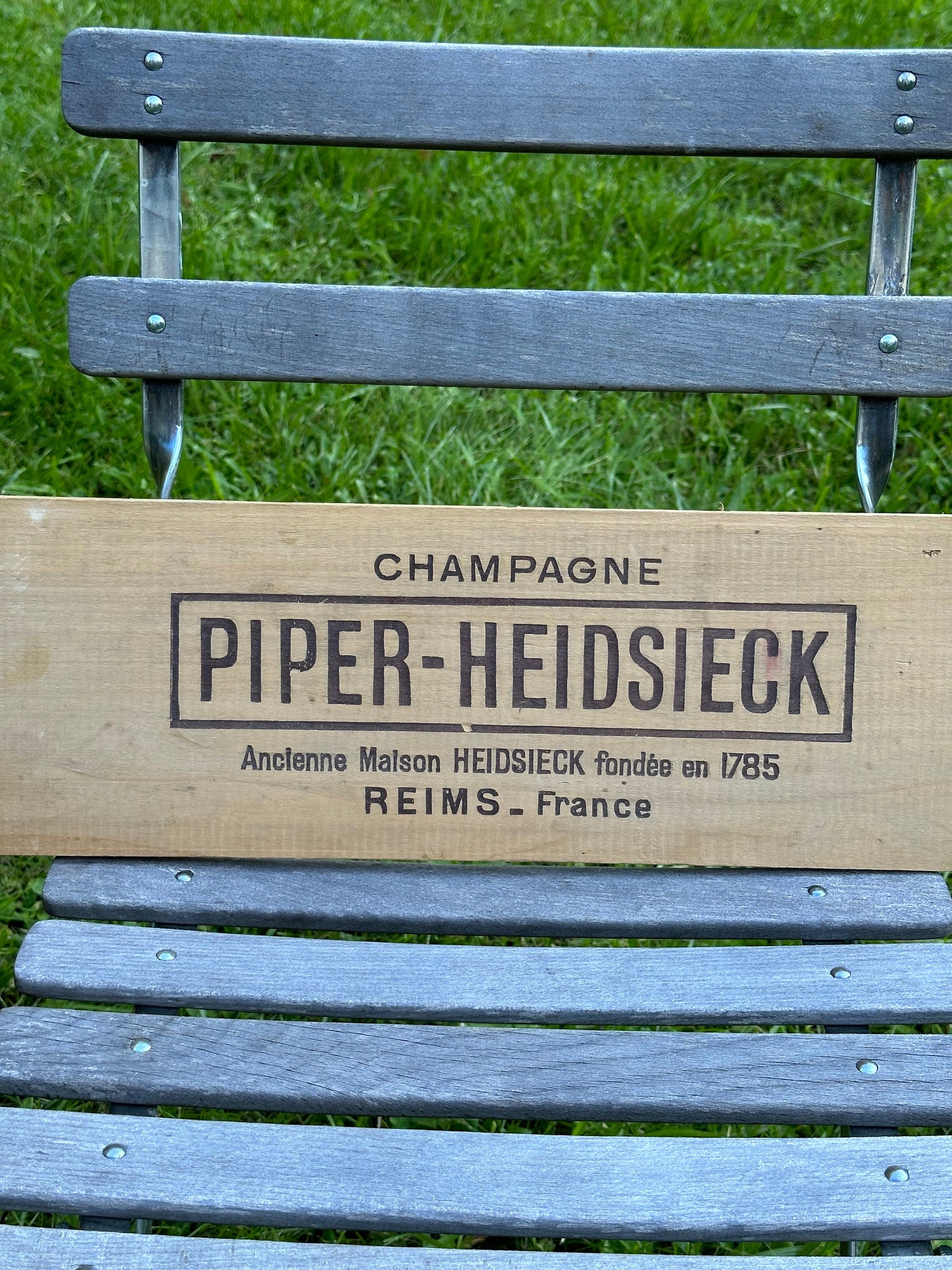 Planche en bois de boite pour bouteilles de champagne Piper Heidsieck taille magnum   Made in France Années 1980