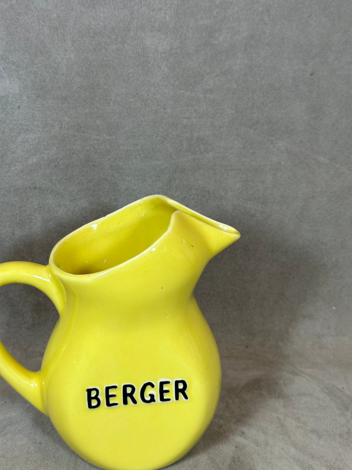 Berger water jug ​​in yellow ceramic Made in France vintage Year 1970