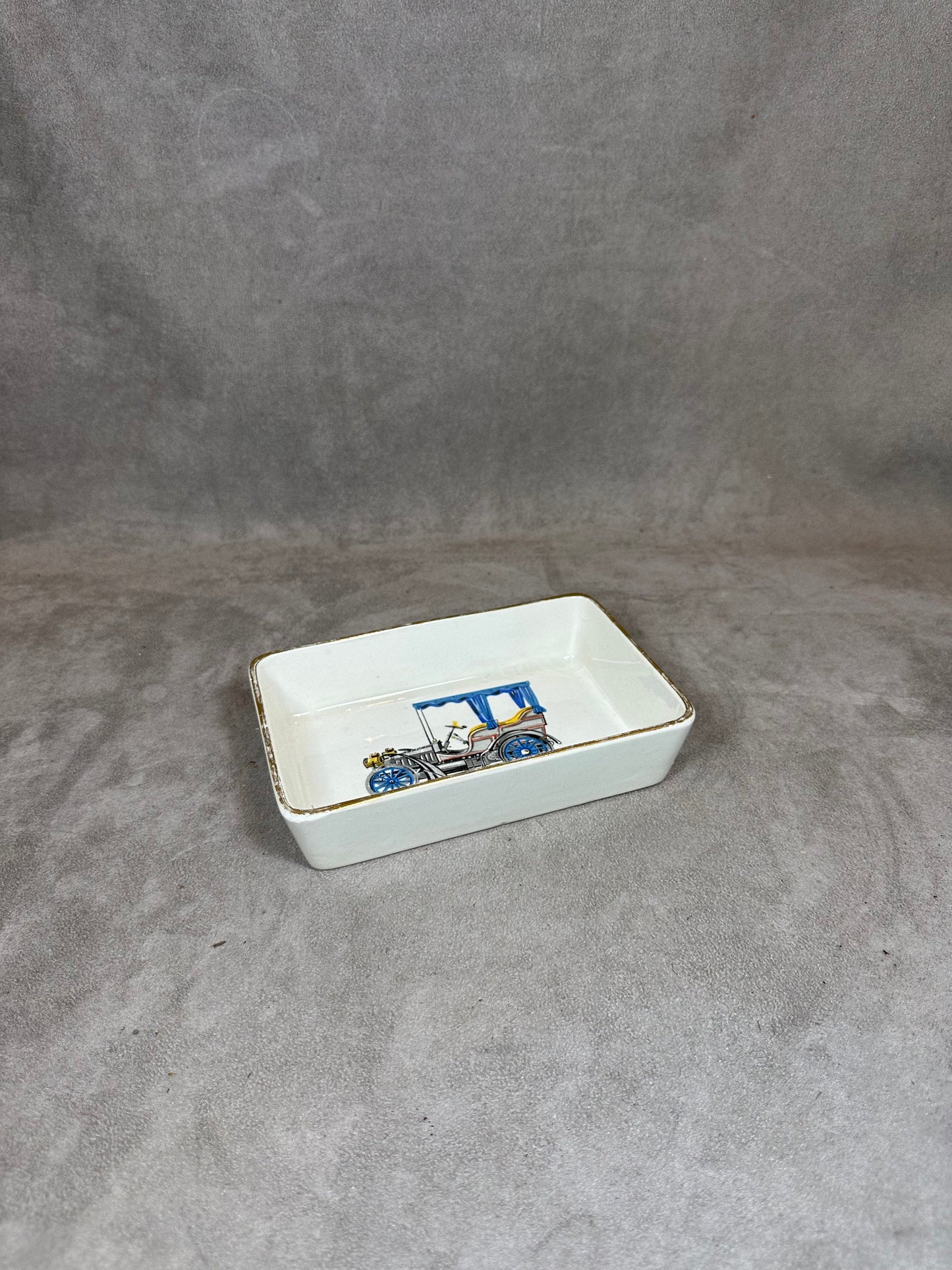 Vide poche en faience de GIEN à décor de voiture Mercedes de 1901 Made in France