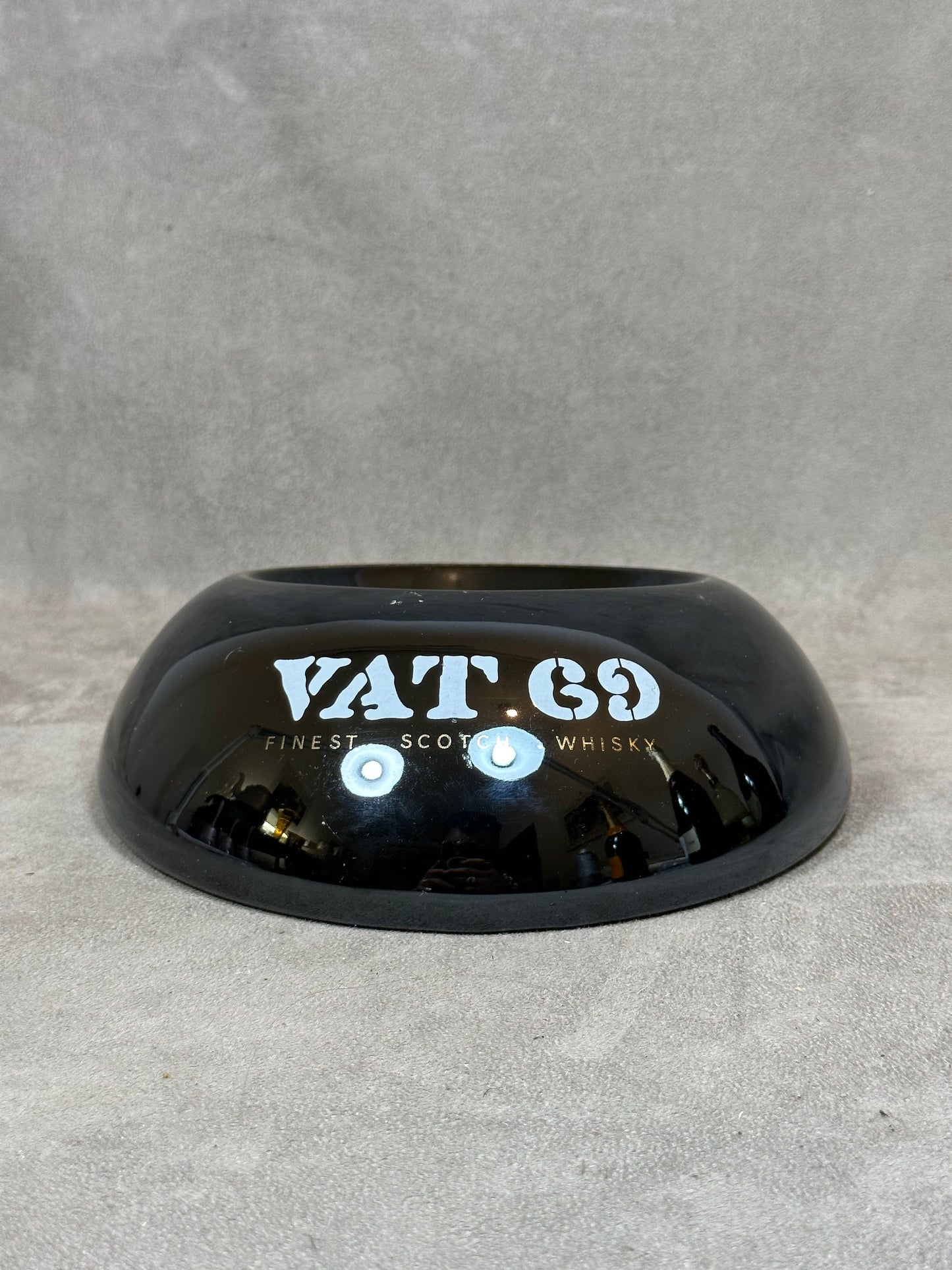 RARE XXL VAT 69 Finest Scotch Whisky Ashtray in Vintage Black Porcelain Wade Made in England