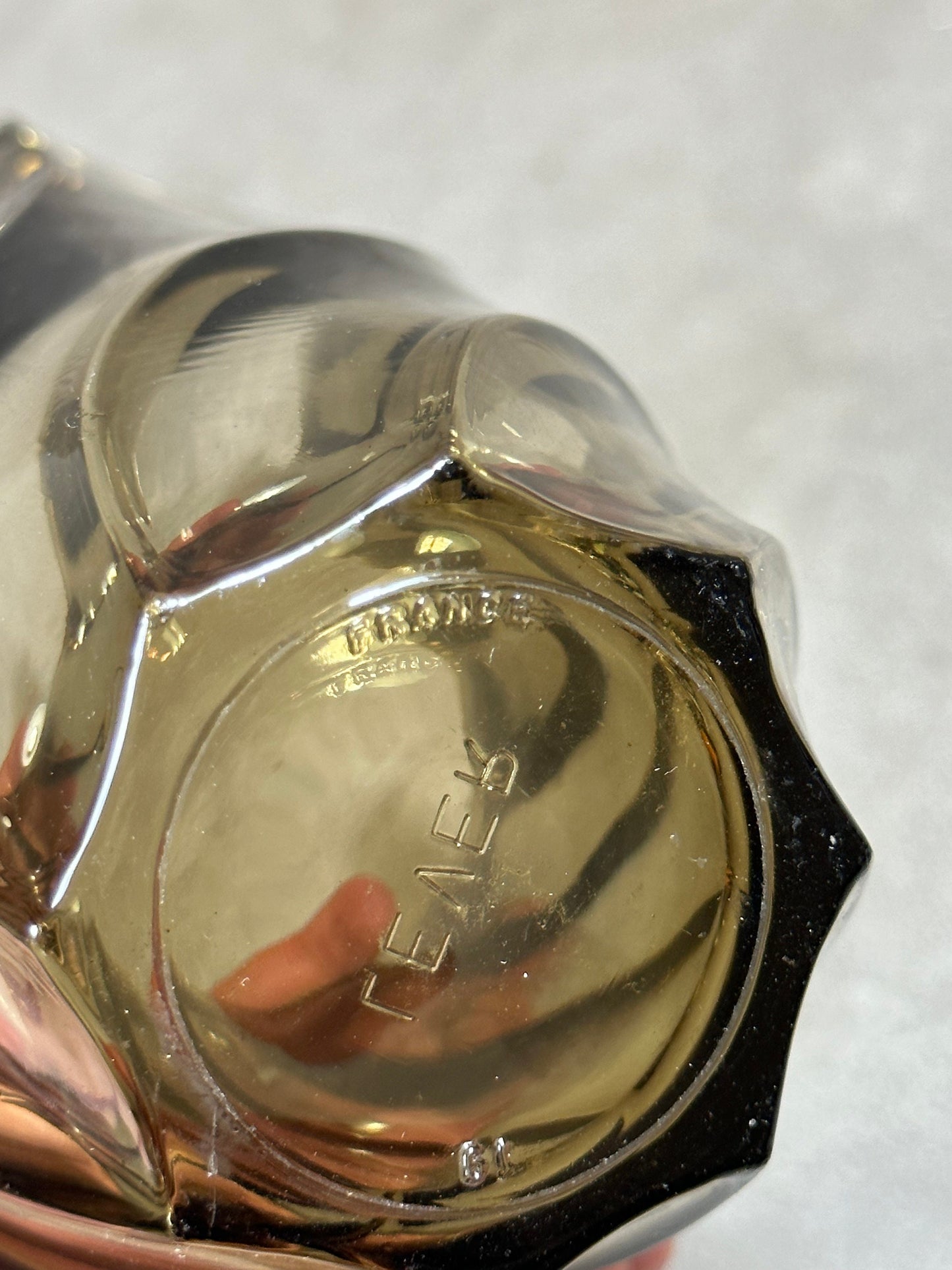 Vase en verre fumé LUMINARC LEVER vintage Made in France 1970