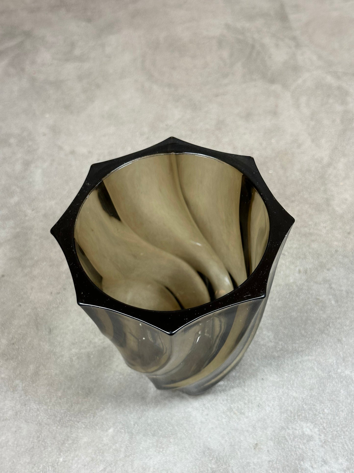 Vase en verre fumé LUMINARC LEVER vintage Made in France 1970